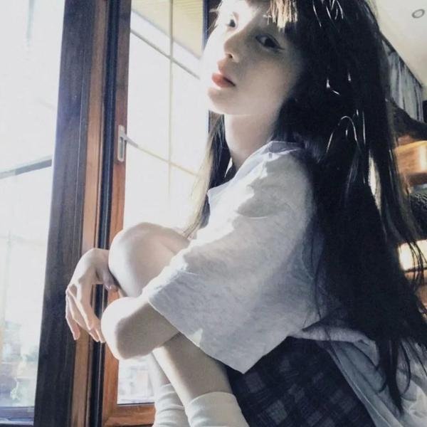 滚动的钢蛋